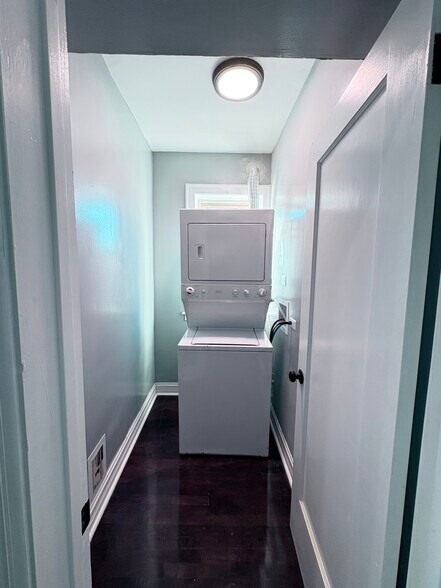 Building Photo - 2026 W McLean Ave