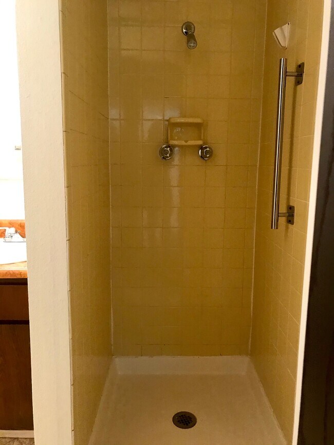 Building Photo - 2141-2128 28th Ave Ct