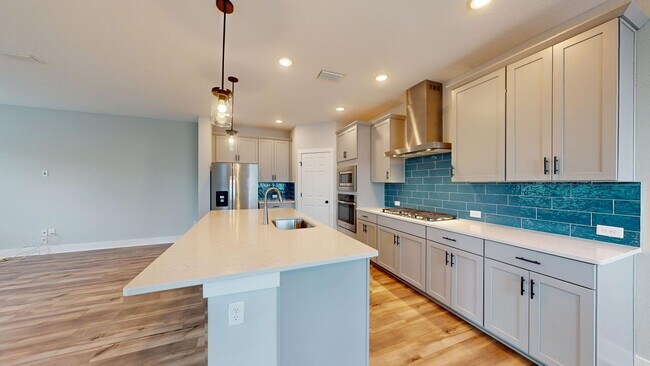 Building Photo - Stunning 3-Bedroom, 2.5-Bath Villa in The ...