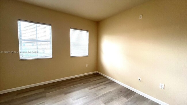 Building Photo - 8850 NW 97th Ave