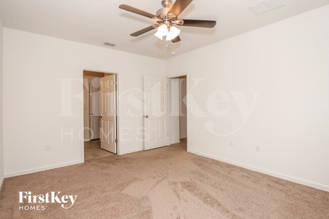 Building Photo - 1053 SW Canary Terrace