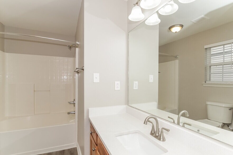 Building Photo - 7218 Kavan Hunter Dr
