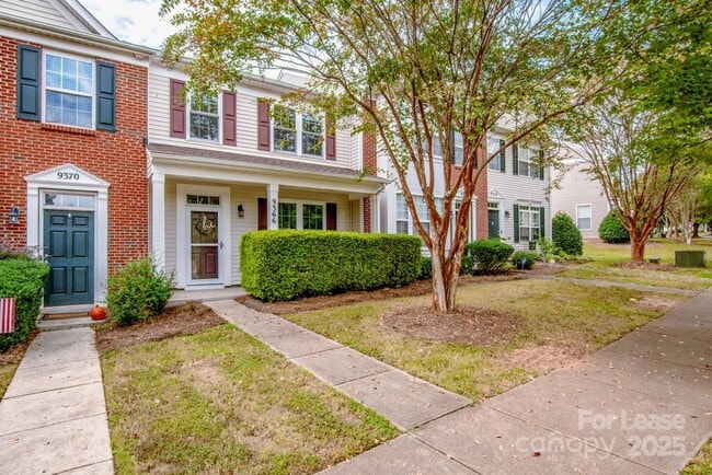 Building Photo - 9366 Greenheather Dr