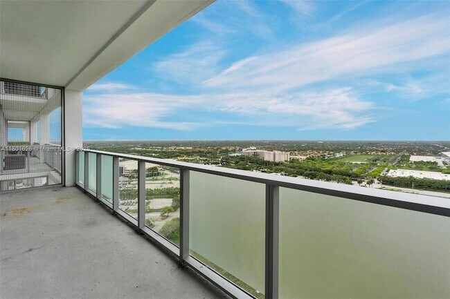 Building Photo - 2000 Metropica Wy