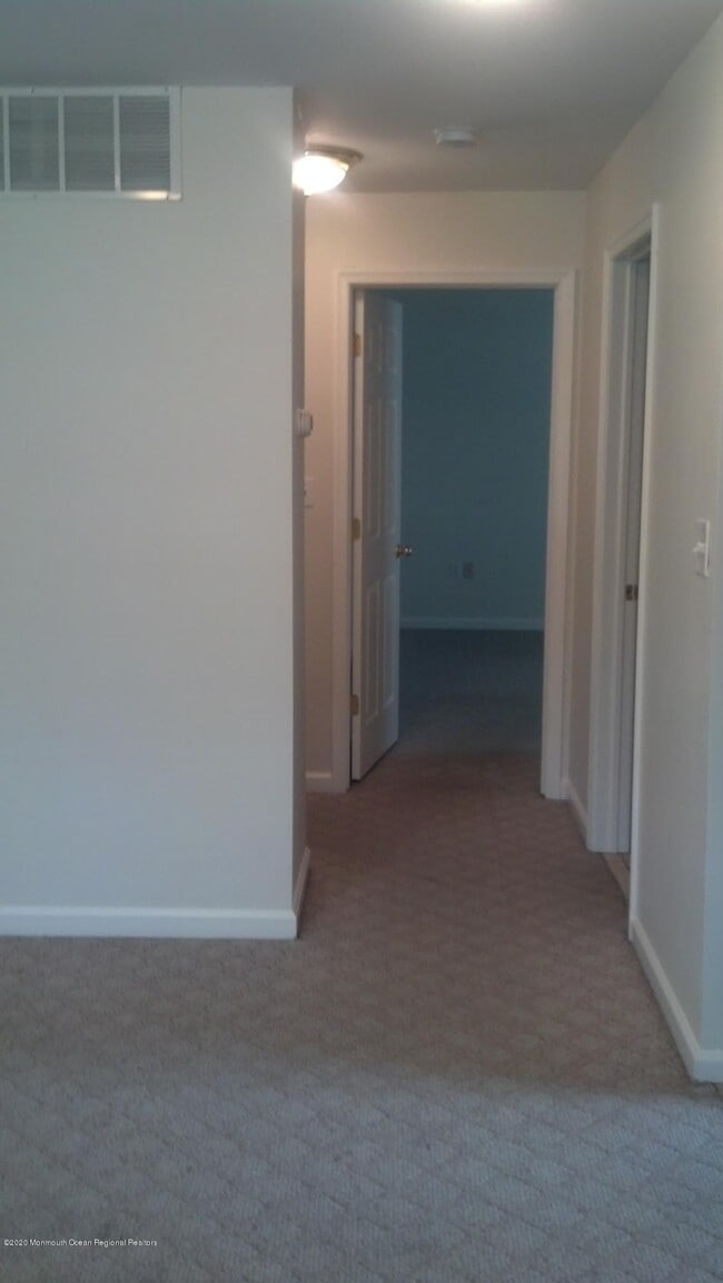 Building Photo - 70 Broadway