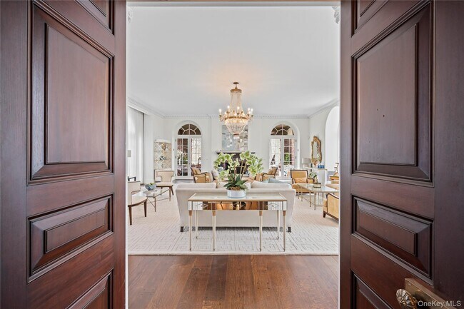 Building Photo - 393 Oyster Bay Road