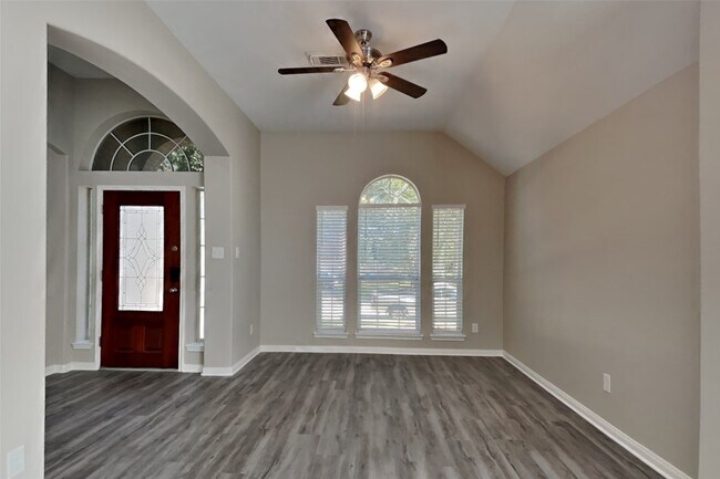 Primary Photo - 8707 Silver Lure Dr