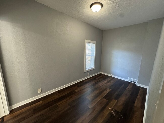 Building Photo - Coming Soon! 4 Bedroom Moline Rental, Pet ...