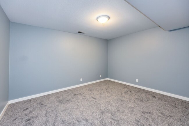 Building Photo - Poulsbo Home