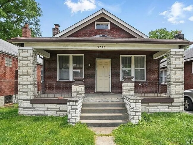 Building Photo - MARCH SPECIAL 1 month Free- Charming 2BR House in Saint Louis