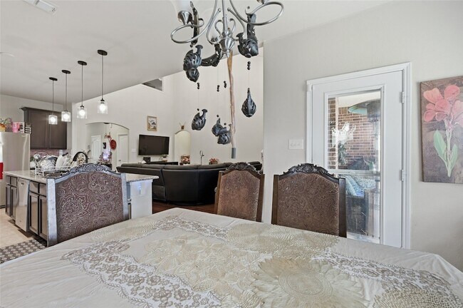 Building Photo - 910 Cormorant Dr