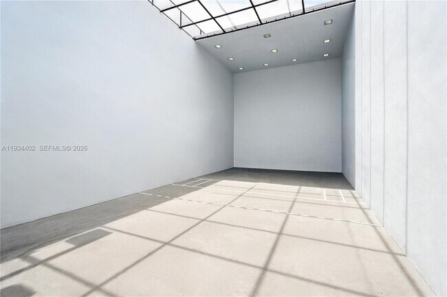 Building Photo - 842 Meridian Ave