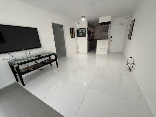 Building Photo - 5555 Collins Ave