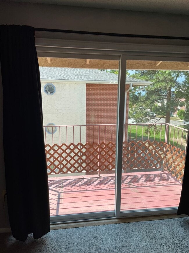 Building Photo - 2B/1B Upper Level Condo in Cottonwood Vill...