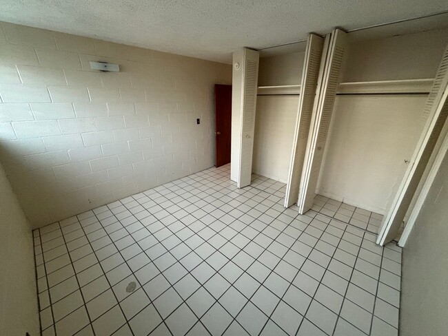 Building Photo - Welcome