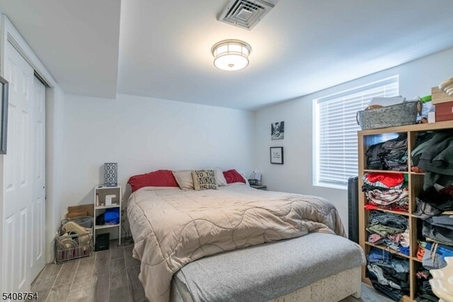 Building Photo - 126 Riverside Ave