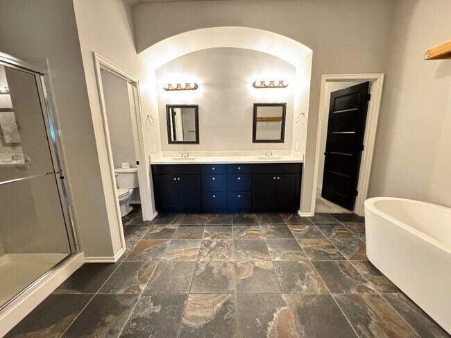 Building Photo - 1104 Black Mesa Rd