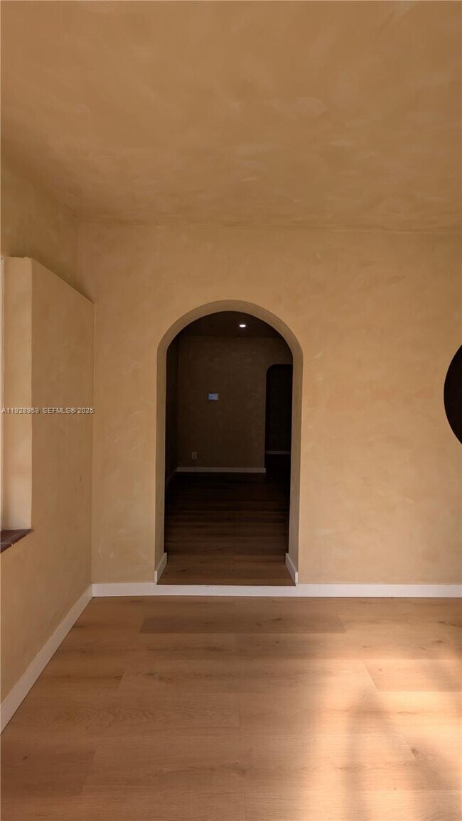 Building Photo - 1431 NW 26th St