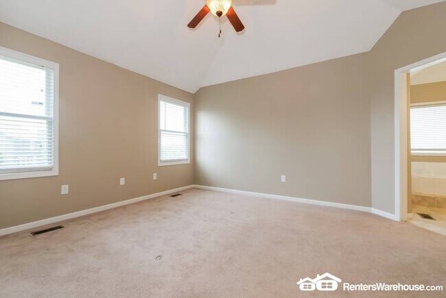 Building Photo - 4 Bed 2.5 Bath For Rent In Olathe! Availab...