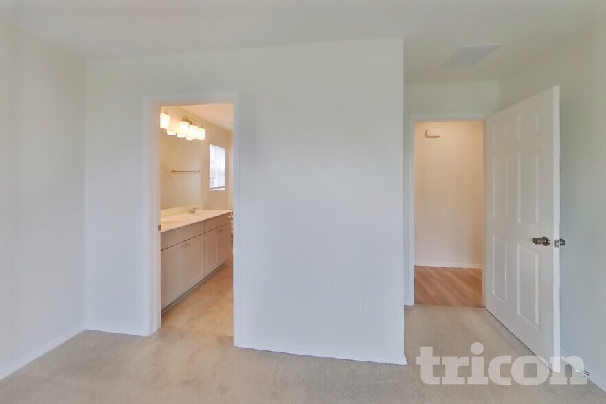 Building Photo - 1125 Waggoner Dr