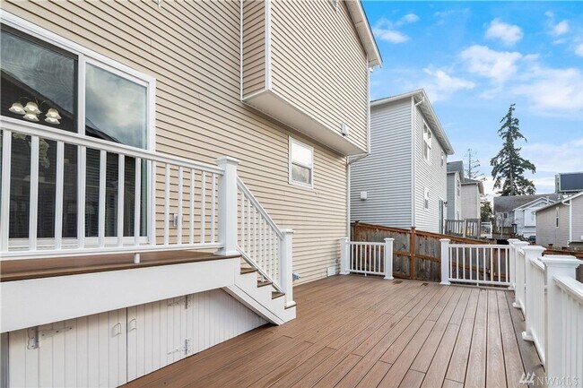 Building Photo - 17508 14th Dr SE