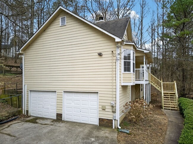 Building Photo - 3 bedroom Ranch with partially finished basement