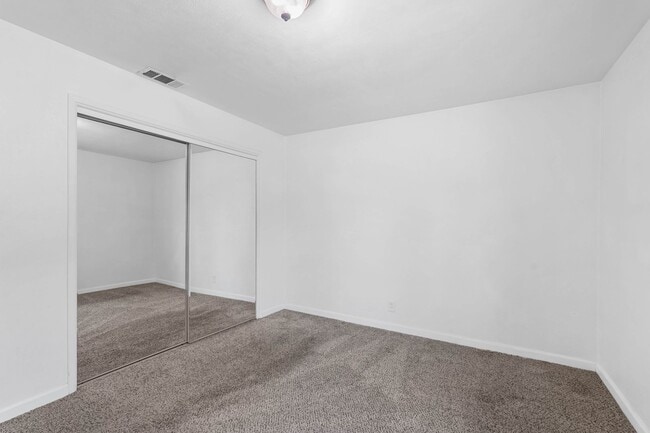 Building Photo - Beautiful Vacaville Home Near Parks, Schools & Shopping