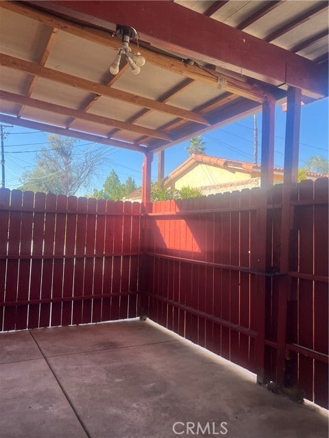 Building Photo - 1845 N Oxford Ave