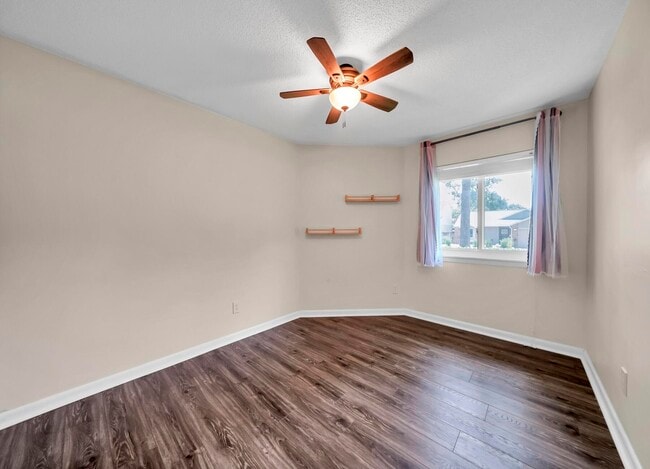 Building Photo - 1034 Alderwood Way