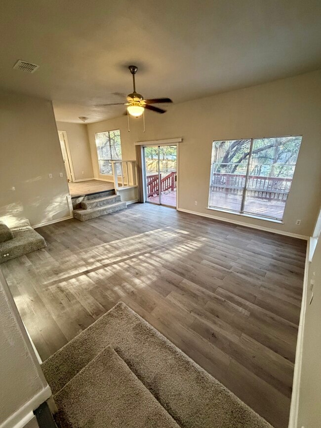 Building Photo - 1107 Girard St