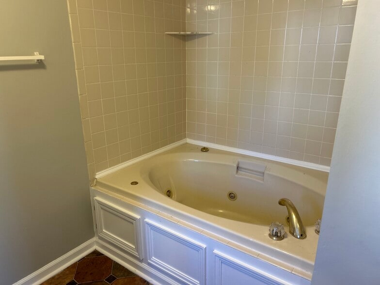 Building Photo - 234 Barbara Ave