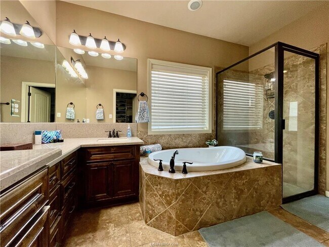 Building Photo - 4281 Rock Bend Dr