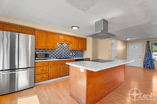 Building Photo - 4213 NE 139th Ave