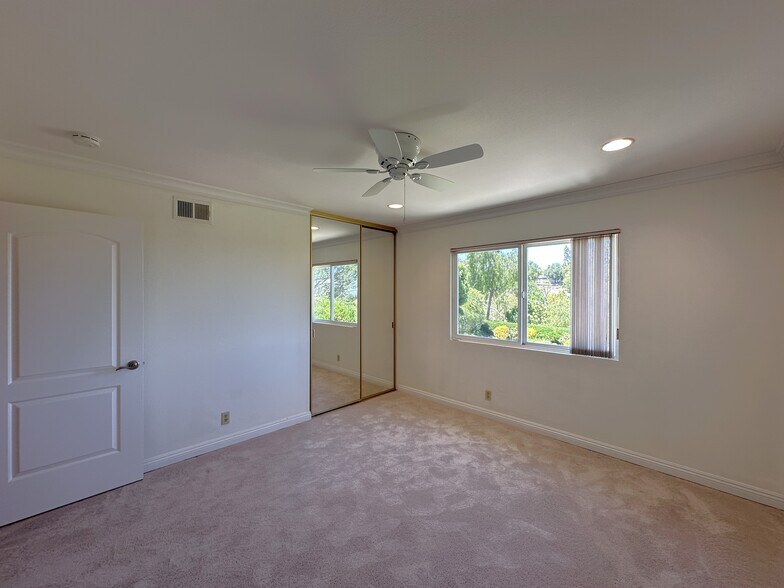 Building Photo - 26543 Academy Dr