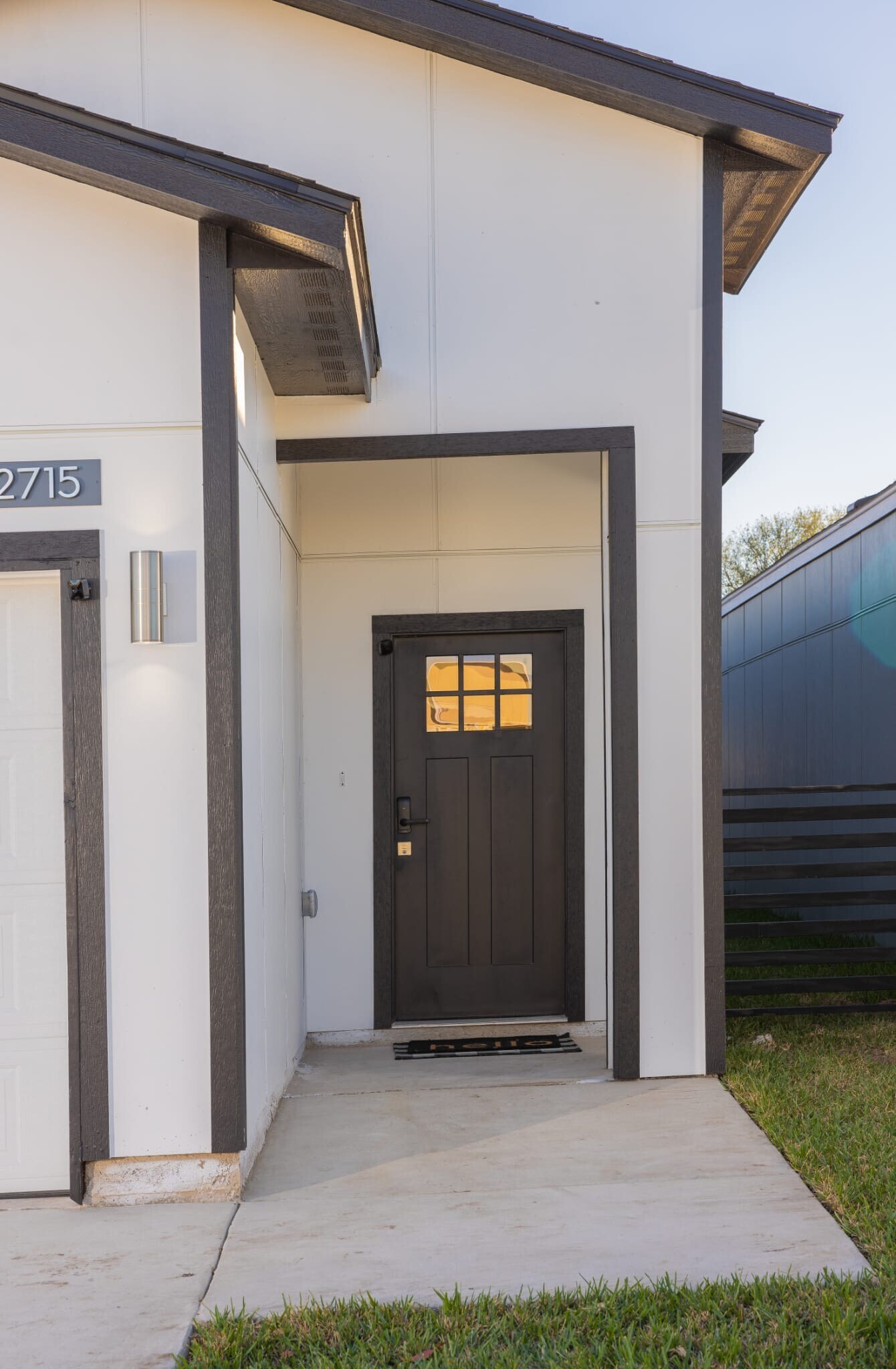 Building Photo - 2710 Kerria Ave