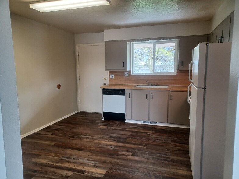 Building Photo - 520 South 100 West