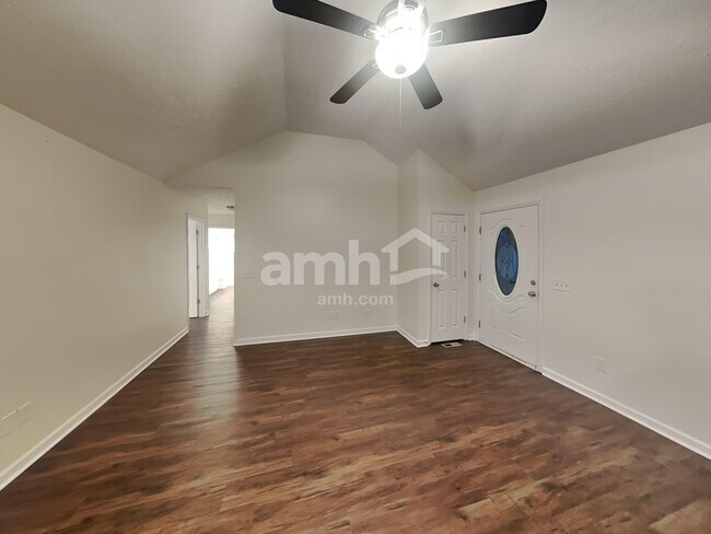 Building Photo - 2219 Brick Way