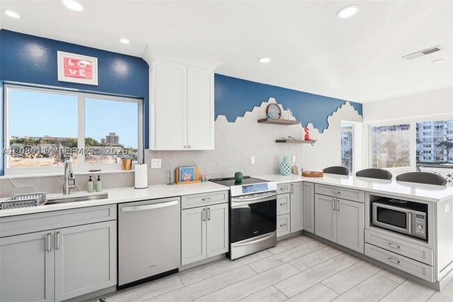Building Photo - 1187 Hillsboro Mile