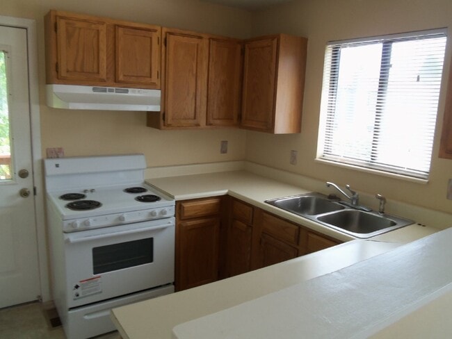 Building Photo - Littleton Ranch Style Townhome - 2 Bedroom...
