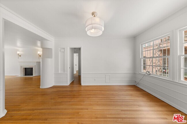 Building Photo - 639 Burnside Ave