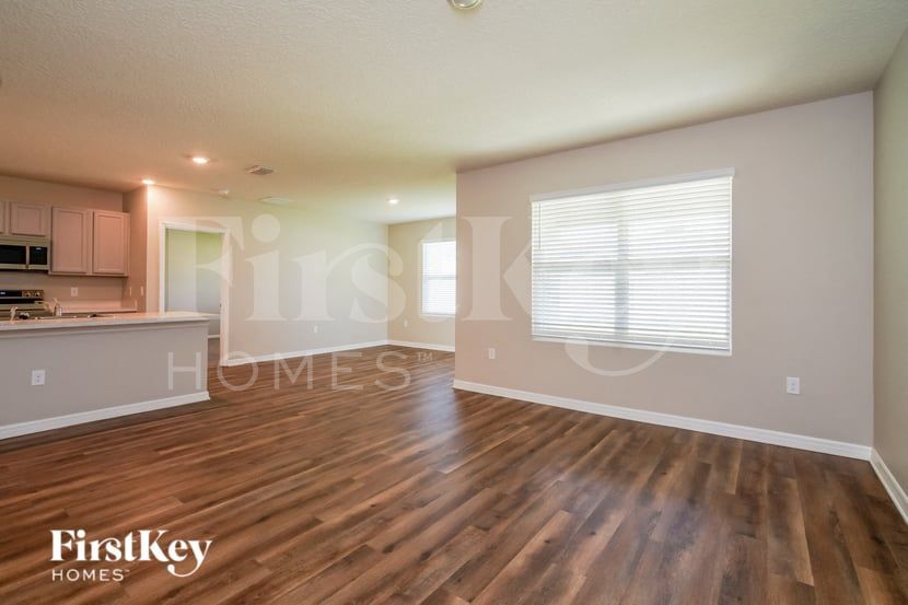 Building Photo - 2741 Grand Central Ave