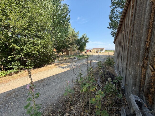 Building Photo - 277 Animas River Rd