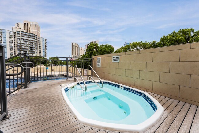 Building Photo - Newly Renovated. Ocean & Marina Views. Assigned Parking.