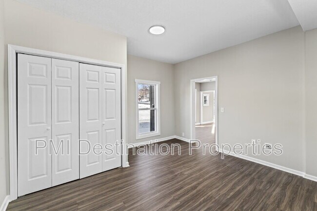 Building Photo - 811 N 10th St