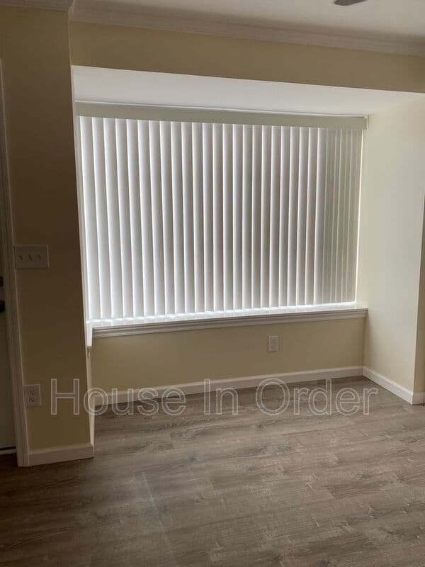 Building Photo - 790 N Grove St