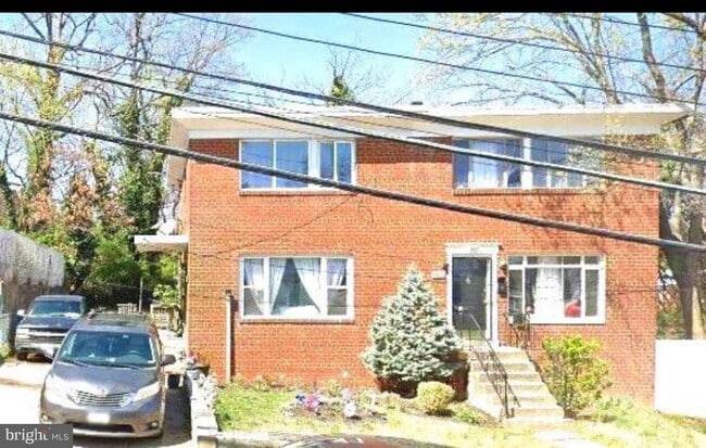 Building Photo - 5007 8th Rd S