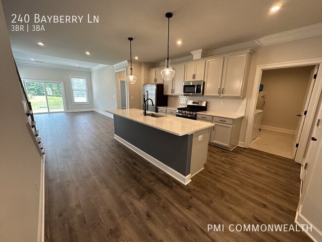 Building Photo - 240 Bayberry Ln