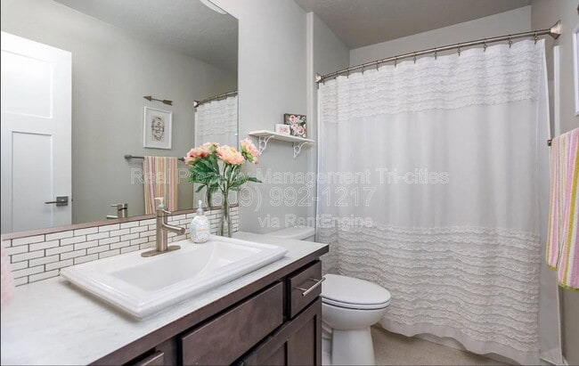 Building Photo - 4646 Corvina St