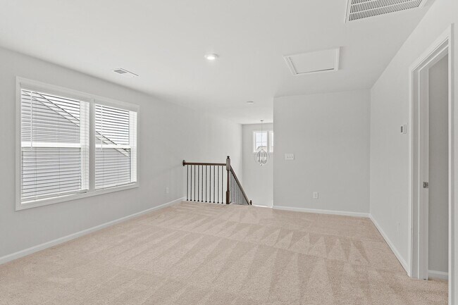 Building Photo - 644 Manitou Cir