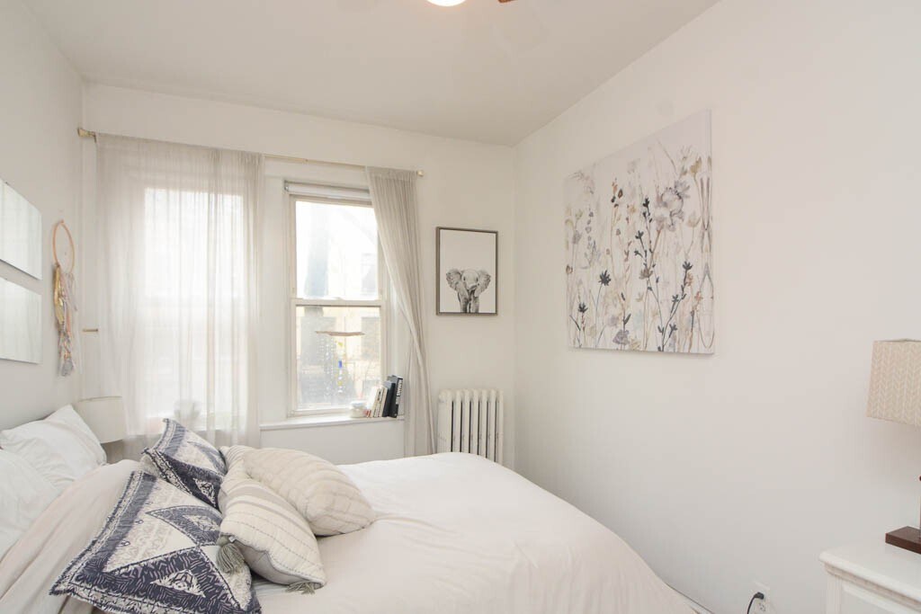 Building Photo - 1933 W Crystal St